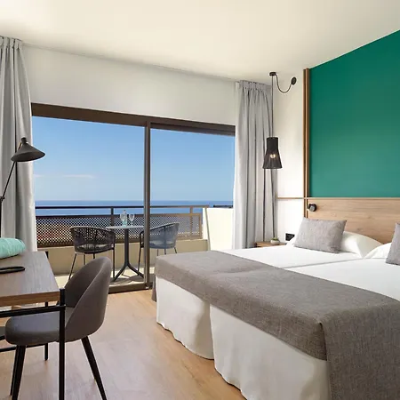 Fergus Hotel 4*